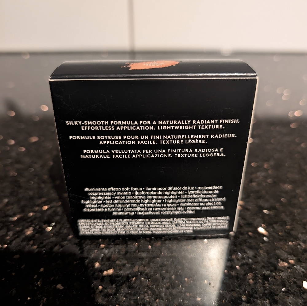 Fenty Beauty Light-Diffusing Highlighter - Picture 5 of 8